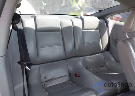 2005 Ford Mustang V6 Deluxe/V6 Premium из США, поврежденный, VIN 1ZVFT80NX55119984